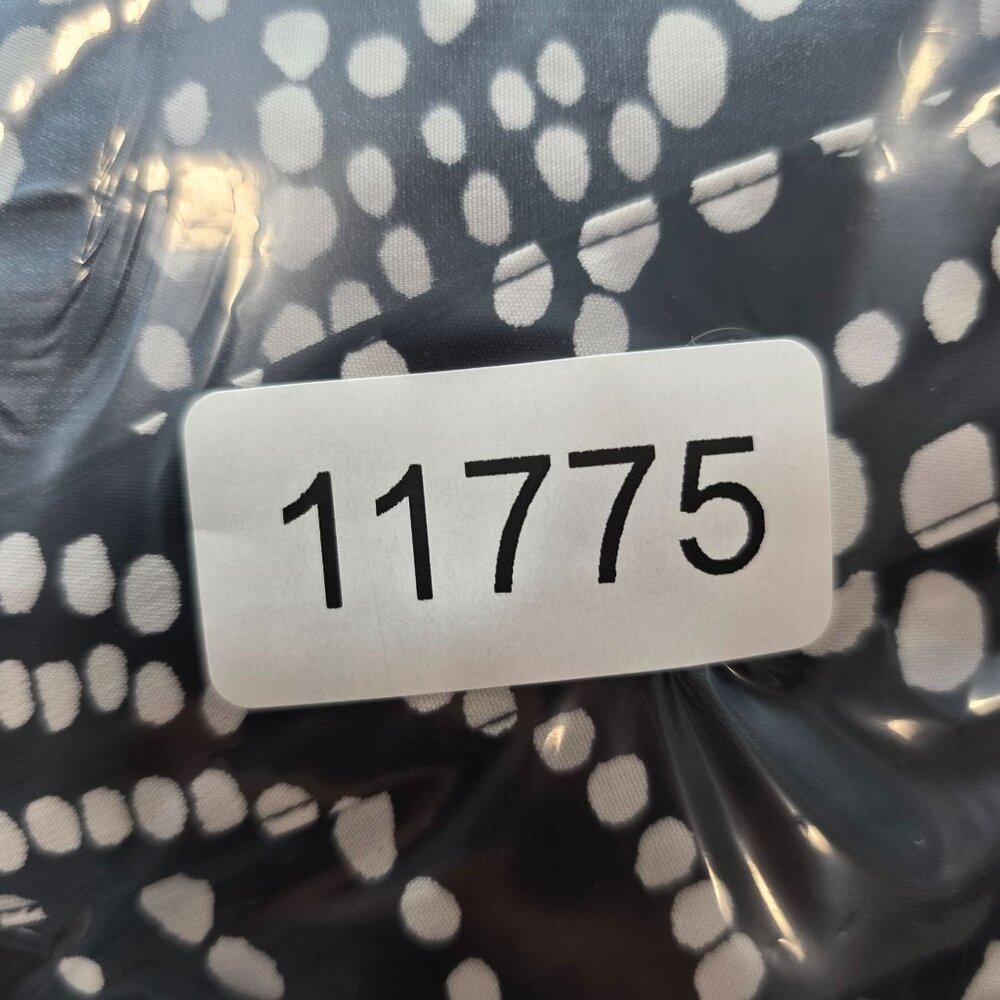 Womens Maggie Barnes Black & White Dotted Blouse Button Up Polyester Stretch 5X - Picture 6 of 6